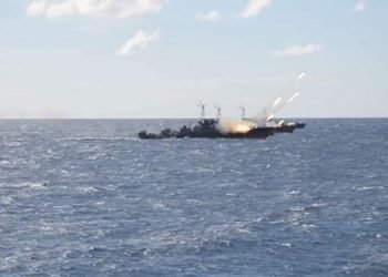  القوات البحرية تنفذ عملية برمائية وتنفيذ عدد من الرمايات