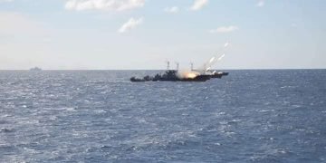  القوات البحرية تنفذ عملية برمائية وتنفيذ عدد من الرمايات