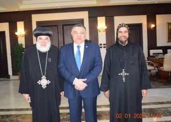 رئيس دير الأنبا أنطونيوس يهنئ محافظ البحر الاحمر بالعام الميلادي الجديد