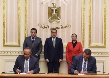 رئيس الوزراء يشهد توقيع بروتوكول تعاون علمى مشترك بين كل من المعهد القومى لعلوم البحار والمصايد وجهاز شئون البيئة لتبادل الخبرات