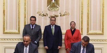 رئيس الوزراء يشهد توقيع بروتوكول تعاون علمى مشترك بين كل من المعهد القومى لعلوم البحار والمصايد وجهاز شئون البيئة لتبادل الخبرات