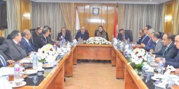 وزيرة التجارة والصناعة تبحث مع مجلس إدارة اتحاد الصناعات وضع رؤية مشتركة لمستقبل الصناعة المصرية