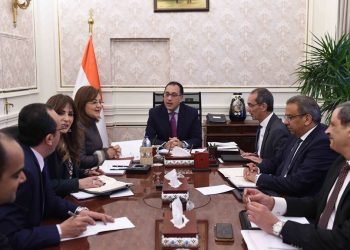 رئيس الوزراء يعقد اجتماعاً لمناقشة سُبل فض التشابكات المالية بين هيئة البريد وبنك الاستثمار القومي