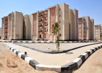 وزير الإسكان: الانتهاء من تنفيذ 1392 وحدة “إسكان اجتماعي” بمدينة الفيوم الجديدة خلال 2019