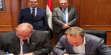 وزير قطاع الأعمال العام يشهد توقيع عقد إنشاء مسبك صلب وزهر بشركة الدلتا للصلب بطاقة 10 آلاف طن سنويا بتكلفة أكثر من 300 مليون جنيه