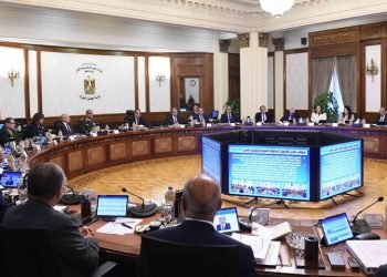 مدبولي يُشدد على جهات ولايات الأراضي بتضمين عقود بيع الأراضي مدة زمنية محددة لتنميتها.. ويؤكد: الدولة لا تهدف للبيع بل للتنمية