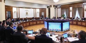 مدبولي يُشدد على جهات ولايات الأراضي بتضمين عقود بيع الأراضي مدة زمنية محددة لتنميتها.. ويؤكد: الدولة لا تهدف للبيع بل للتنمية