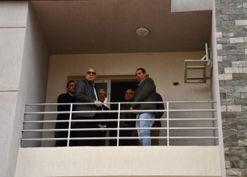 وزير الإسكان ومحافظ المنيا يتفقدان الوحدات السكنية بمشروع “سكن مصر” بمدينة المنيا الجديدة