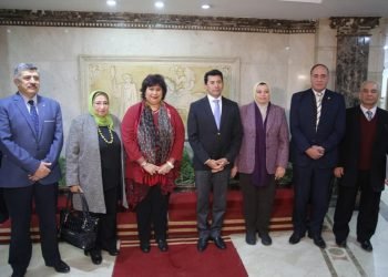وزيرا الثقافة والشباب والرياضة يوقعان بروتوكولا للتعاون بين الوزارتين