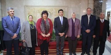 وزيرا الثقافة والشباب والرياضة يوقعان بروتوكولا للتعاون بين الوزارتين