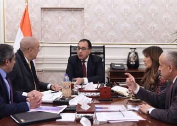 رئيس الوزراء يُشدد على الاهتمام بمشروعات الإسكان الاجتماعى والمتوسط وتطوير المناطق العشوائية