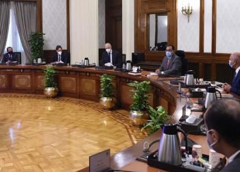 مدبولي يعرب عن سعادته بالانتهاء من كافة التفاصيل الفنية المتعلقة بعقد إنشاء القطار السريع