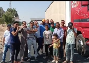 البطل المصرى أشرف كابونجا – يدخل موسوعة جينيس   ” بشد قاطرة تزن 16 ظن بأسنانه “