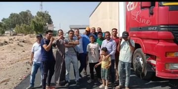 البطل المصرى أشرف كابونجا – يدخل موسوعة جينيس   ” بشد قاطرة تزن 16 ظن بأسنانه “