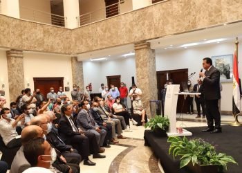 قبول الطلاب الحاصلين على الثانوية العامة بالجامعات والمعاهد المرحلة الأولي عام 2021