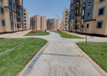 وزير الإسكان يستعرض الموقف التنفيذي للمشروعات السكنية والخدمية بمدينة حدائق العاصمة