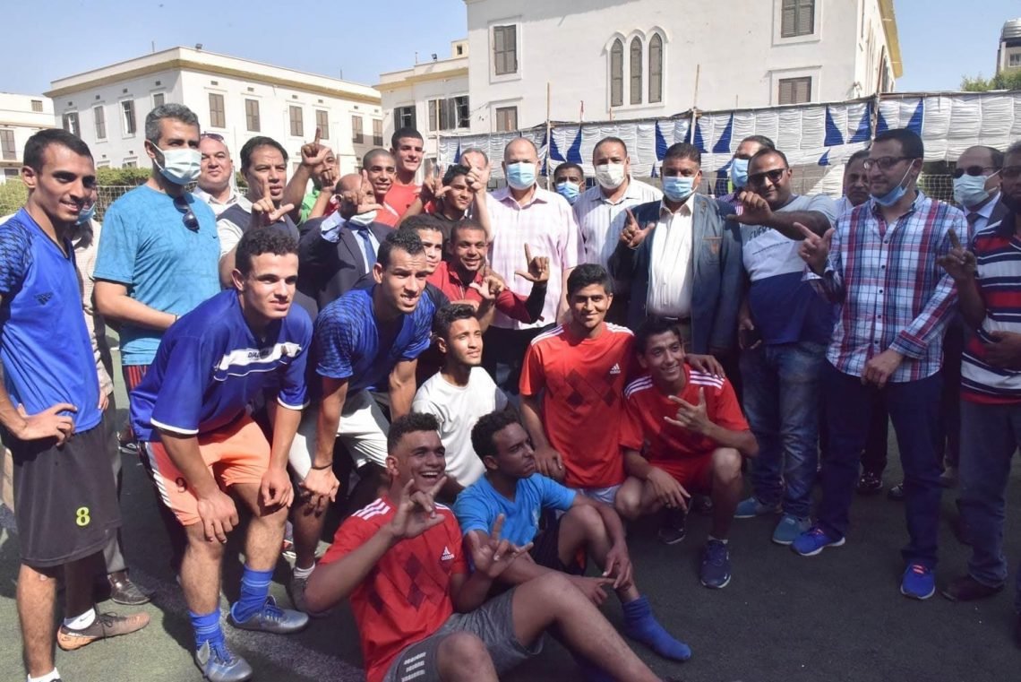 عصام سعد..  يشهد فعاليات اليوم الترفيهي للأشخاص ذوي الهمم وطلاب المدارس الفكرية والصم والبكم على ملاعب مدرسة السلام المتطورة ويكرم الطلاب المتميزين