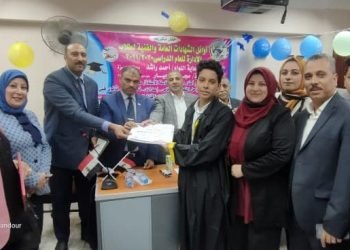 أوائل الشهادات بإدارة بولاق يتألقون فى يوم تكريمهم