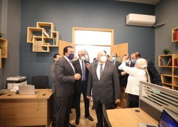 وزير التعليم العالي ورئيس جامعة القاهرة يفتتحان مجمع عيادات العناية بالمرأة والعيادات التخصصية الجديدة بمستشفى النساء والتوليد بقصر العيني