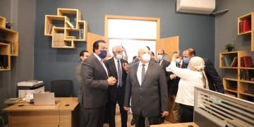 وزير التعليم العالي ورئيس جامعة القاهرة يفتتحان مجمع عيادات العناية بالمرأة والعيادات التخصصية الجديدة بمستشفى النساء والتوليد بقصر العيني