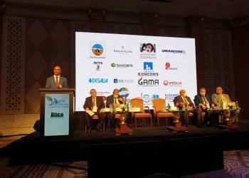 نائب وزير الإسكان لشئون البنية الأساسية يستعرض الرؤية الاستراتيجية المستقبلية لقطاع مياه الشرب والصرف الصحى