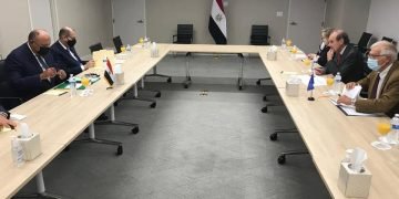 شكري يلتقي بالممثل الأعلى للشئون الخارجية والسياسة الأمنية للاتحاد الأوروبي