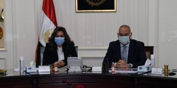 وزير الإسكان ومحافظ دمياط يبحثان مقترحات تطوير بعض المناطق بمدينة رأس البر بمحافظة دمياط