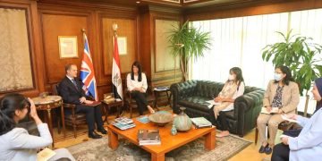 وزيرة التعاون الدولي تلتقي السفير الجديد للمملكة المتحدة بالقاهرة لبحث العلاقات الاقتصادية المشتركة