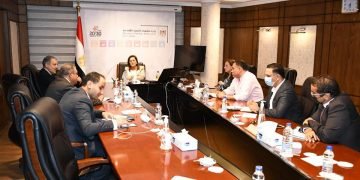 وزيرة التخطيط تبحث تنفيذ تكليفات السيد رئيس الجمهورية الخاصة بتقرير التنمية البشرية في مصر 2021