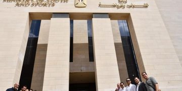 وزير الشباب والرياضة يتفقد مقر الوزارة بالعاصمة الادارية الجديدة برفقة عدد من الموظفين