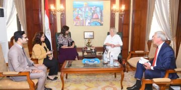 السفيرة نبيلة مكرم: نثمن جهود هولندا في رعاية الجالية المصرية.. ونتطلع لعقد اتفاقيات ثنائية في مجال الهجرة والجاليات