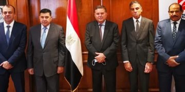 وزير قطاع الأعمال العام يشهد توقيع بروتوكول بين “القابضة للنقل” و”إي فاينانس” للربط والتحصيل الإلكتروني