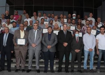 نائب المحافظ.. يُسلًم شهادات اجتياز البرنامج التدريبي للعاملين بإدارات الأزمات والكوارث بالجهاز التنفيذي