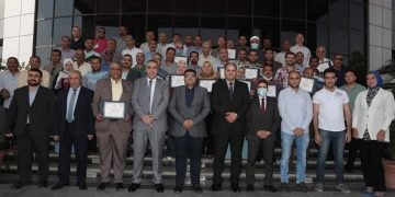 نائب المحافظ.. يُسلًم شهادات اجتياز البرنامج التدريبي للعاملين بإدارات الأزمات والكوارث بالجهاز التنفيذي