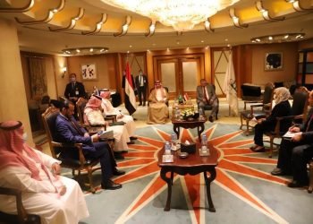 سعفان.. يتابع مع نائب نظيره السعودي أحوال العمالة المصرية وتطوير آليات حمايتها وتسهيل عودة من تلقوا تطعيم كورونا