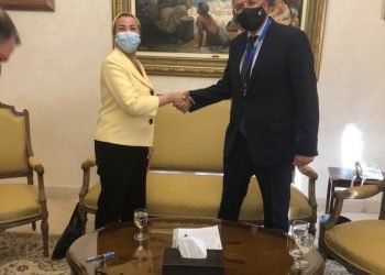 وزيرة البيئة ونظيرها القبرصى يلتقيان لتعزيز سبل التعاون البيئى بين البلدين