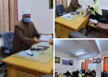 مدير منطقة بنى سويف الأزهرية يكرم المشاركين فى ورشة تنمية مهارات  المعلم