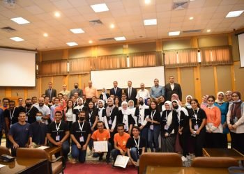 جامعة أسيوط تحتفل بتكريم أوائل خريجى كلية الحاسبات والمعلومات