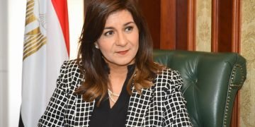 وزيرة الهجرة: تم التنسيق مع “التعليم العالي” و”الطيران” بشأن عودة المواطن المصري واستكمال علاجه بمستشفى عين شمس التخصصي