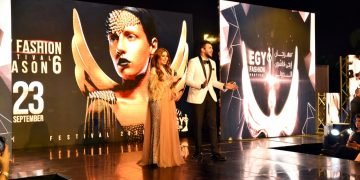 كريم أسامة يخطف الأنظار بأدائه المميز بفعاليات مهرجان Egy Fashion 6