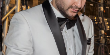 كريم أسامة يخطف الأنظار بأدائه المميز بفعاليات مهرجان Egy Fashion 6