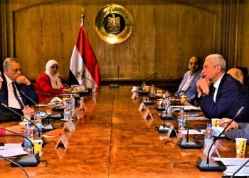 نيفين جامع : إقامة سلسلة معارض بالقاهرة والمحافظات لتوفير إحتياجات الأطباءمن التجهيزات الطبية …. وإتاحة برامج تمويلية ميسرة