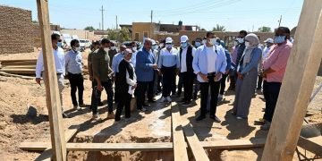 وزير الإسكان ومحافظ أسوان يتفقدان مشروعات المبادرة الرئاسية “حياة كريمة” بمركز كوم امبو بمحافظة أسوان