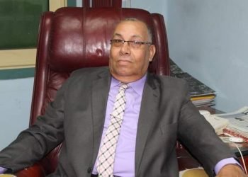 الشاعر ثروت سليم يكتب لزوجته  ” شفَاءٌ طَهُور “