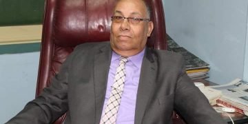 الشاعر ثروت سليم يكتب لزوجته  ” شفَاءٌ طَهُور “