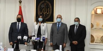 وزيرا الإسكان والهجرة يوقعان بروتوكول تعاون لرفع الوعى المجتمعى وتعزيز المشاركة المجتمعية في العملية التنموية بالقرى الأكثر احتياجا