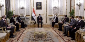 مدبولي يشيد بالتعاون القائم بين وزارة الصحة وجامعة هارفارد وانعكاسه الإيجابي على دول المنطقة