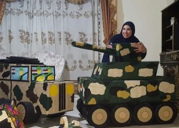 ” شيرين ” معلمة التربية الفنية .. موهبة بدرجة امتياز