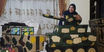 ” شيرين ” معلمة التربية الفنية .. موهبة بدرجة امتياز