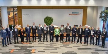 وزيرة الصحة: توريد ١٦٢ جهاز أشعة مقطعية متطور لفحص مرضى الكورونا لدعم خطة الدولة للتصدي للجائحة